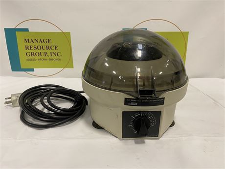 Becton Dickinson Clay Adams Compact II Centrifuge