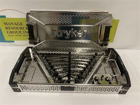 Stryker AxSOS 3 Proximal Medial Tibia Plate Kit