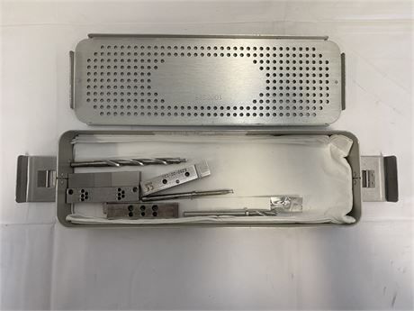 Tray w/ Drill/Cutting Guides & Bits