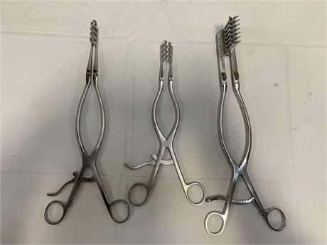 Set of 3 Unmarked Retractors