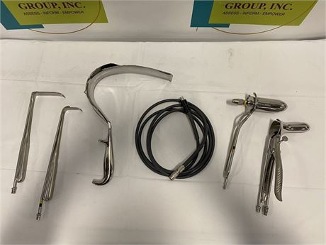 ESI Lighted Retractor Set