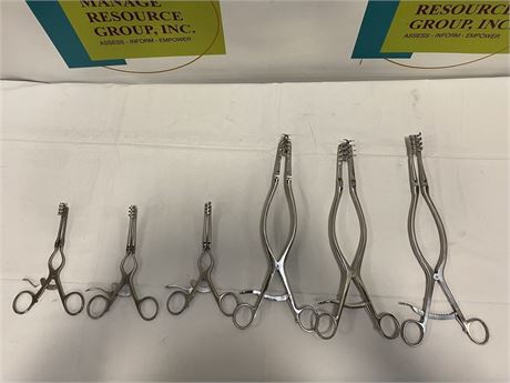 Set of 6 V. Mueller Beckman Retractors