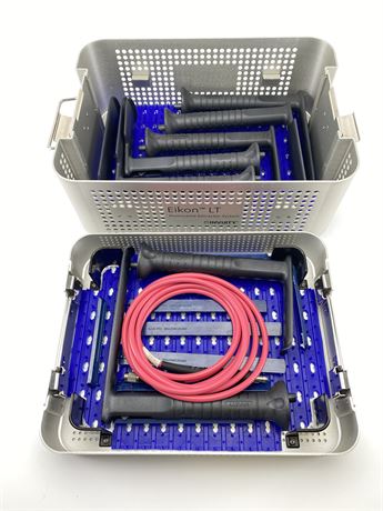 Invuity Eikon LT Illuminated Retractor System