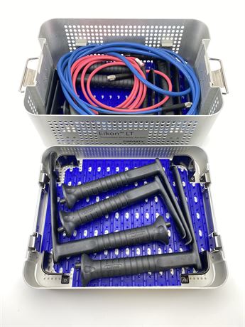 Invuity Eikon LT Illuminated Retractor System