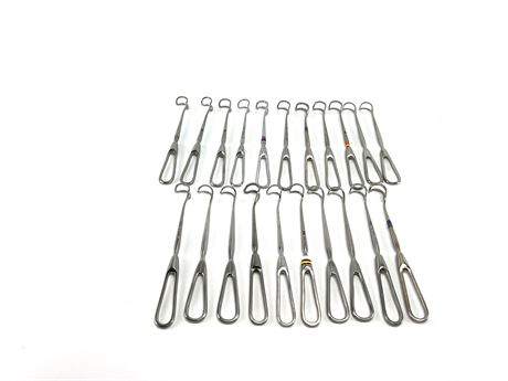 Assorted Green Goiter Retractors