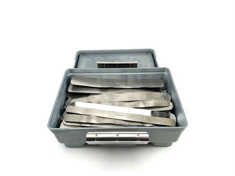 Assorted Ribbon Retractors