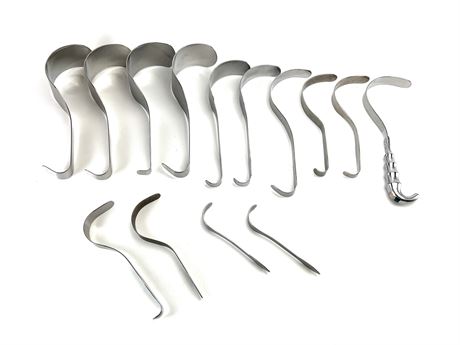 Assorted Deaver Retractors