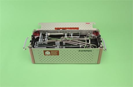 Synthes Titanium Sternal Fixation System