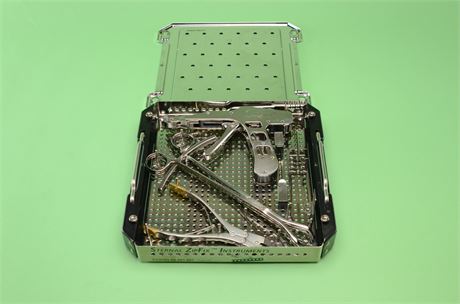 Synthes Sternal Instrument Set