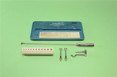 Arthrex & Smith & Nephew Graft Workstation