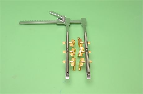 Codman Ankeney Sternal Retractor