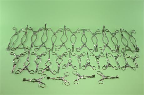 Assorted Hinged Weitlaner Retractors