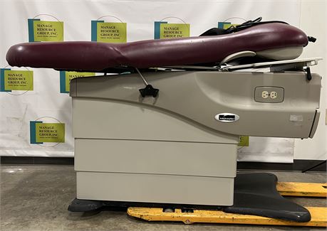 Midmark Exam Table w/ Remote Control & Footswitch
