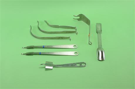Assorted Retractors