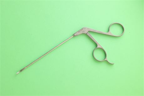 Arthrex AR-12160 Scissor, Left Curved Tip, ø3.4 mm Straight Shaft