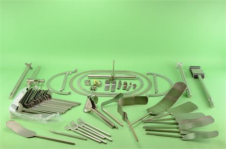 Codman & Symmetry Bookwalter Retractor Set