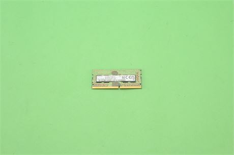 Samsung M471A1K43DB1-CWE 8GB DDR4 Laptop RAM Stick