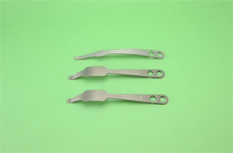 Synthes Radiolucent Aluminum Hohmann Retractors