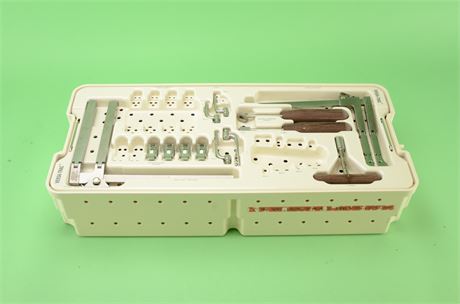 V. Mueller Versa-Trac Retractor Set