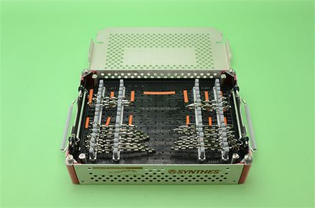Synthes 3.5mm LCP Clavicle Plate Set