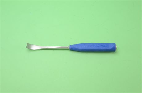 DePuy Synthes 03.100.039 Curved Pelvic Osteotome